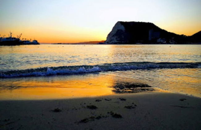 Stunning Beach Apart-sleeps 5! Pool & Sea Views! - Foto 26