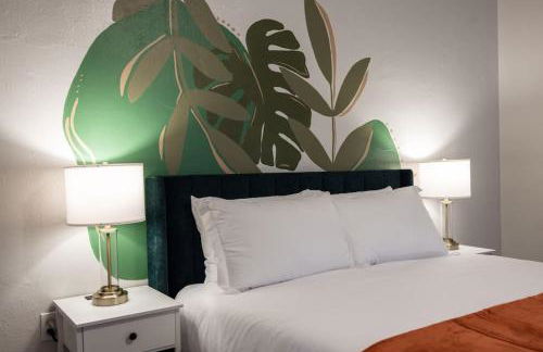 Your UF Getaway: 1 Block from Campus - 4 BD Haven - Foto 6