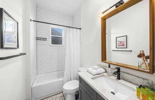 Design-Forward New Build 3BR2BA Seminole Heights - Foto 47