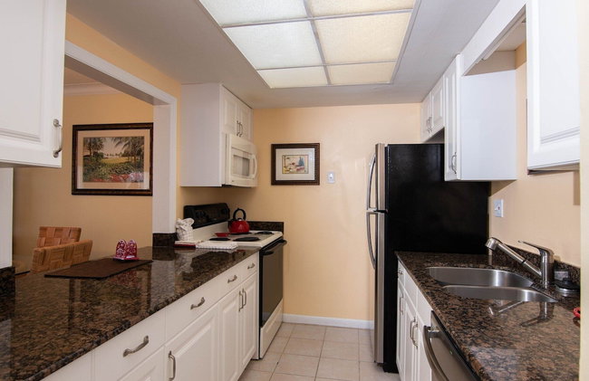 Palm Beach Waterfront Suites - Photo 51