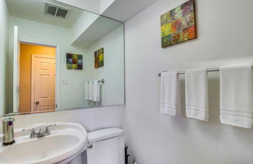 St Ann Townhome Less Than 1 Mi to International Airport! - Foto 16