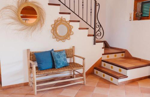 Villa renovada vista al mar y piscina climatizada - Foto 14