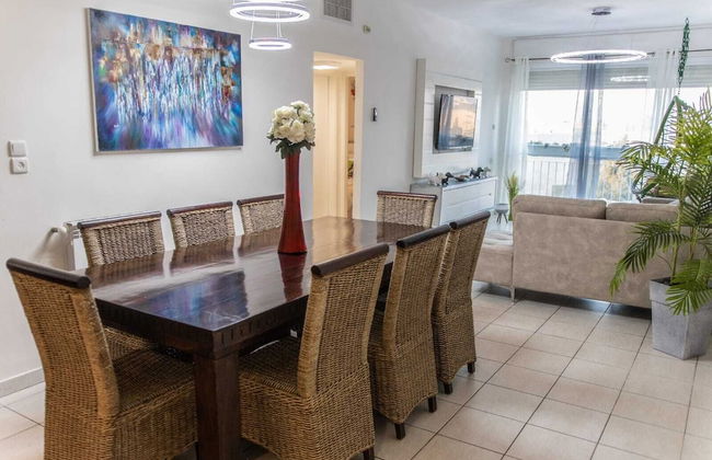 Art Apartment Near Mamila best Location 1 - Photo 12