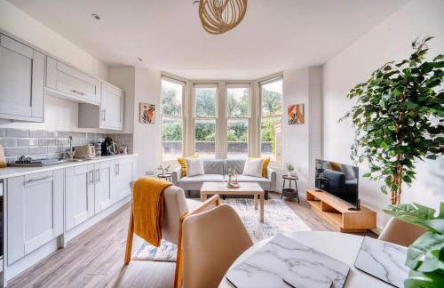 Stunning 2 Bed by the City Centre & Bute Park - Foto 1