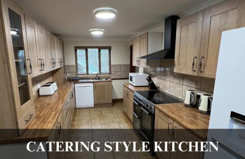 The Fortis House, Bournemouth, with Swimming Pool and Hot Tub Jacuzzi - Foto 6