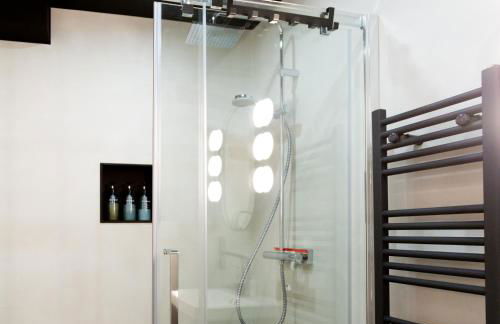 MiCasa OL - Modernes Apartment in City Bestlage - Küche - WLAN - Balkon - Fugenloses Bad - Photo 22