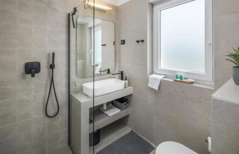 4 Bedroom Stunning Home In Nova Vas - Foto 23