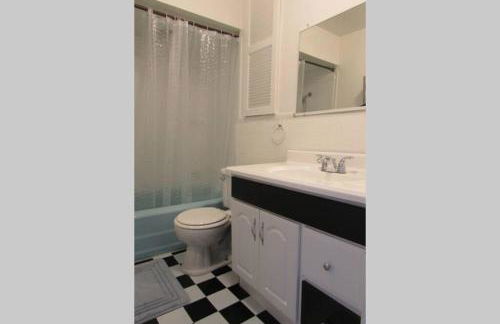 Falls Retreat - Walk to the Falls, the Casino and all Downtown Restaurants - Across from the Aquarium - Photo 16