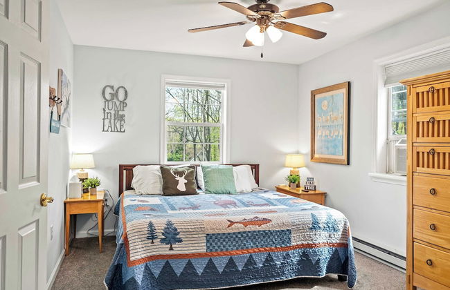 Ridge Retreat by Avantstay Game Room, Covered Porch, & Fire Pit! - Photo 24