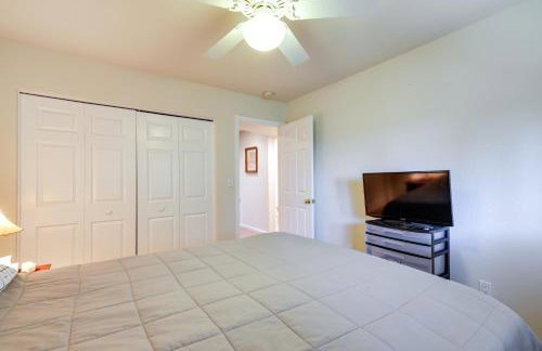 Cozy Mi-Wuk Village Cabin with Deck! - Foto 15