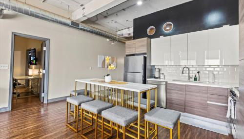 Heart of Downtown Dallas 2BR 2BA Getaway - Photo 4