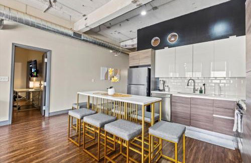 Heart of Downtown Dallas 2BR 2BA Getaway - Photo 4