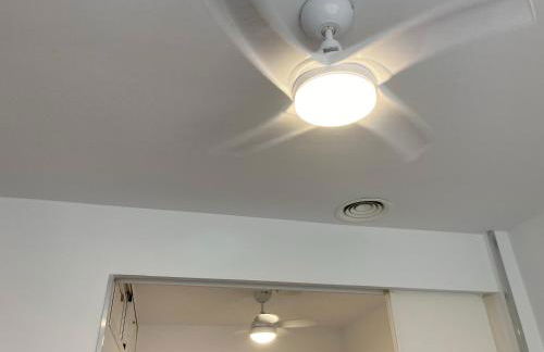 La Manga km 0, pisos estudios - planta baja - 100m de la playa - studio flats - ground floor - 100m from the beach, cada con bicis & tabla SUP, piscina & pádel & tenis & más - each with bikes & SUP board, pool & paddle & tennis & more - Foto 35