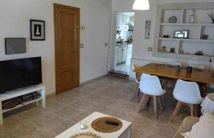 Chalet adosado con vistas a la montaña - Foto 1