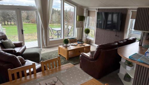 Hot Tub Lodge with Panoramic Views & Free Golf - Foto 3