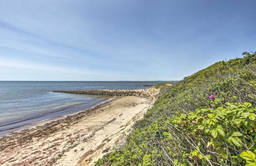 Oceanfront Gem with Sunroom and Fireplace in Cape Cod - Foto 33
