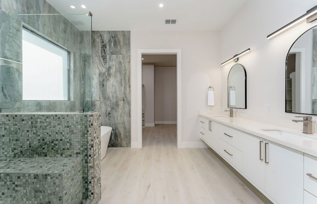 Spacious Bay - Photo 76