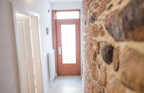 BG Living & Hosting - Historisches Ferienhaus "Saustall" im Zentrum von Wittlich - Nähe Mosel & Eifel, Privatparkplatz, WLAN, bis 4 Personen - Foto 5