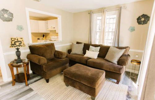 Cozy Downtown Gem Fully Equipped Free Parking - Photo 4