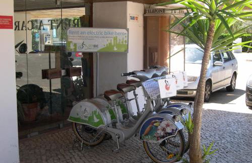 VILLA EBER - independent 1 & 2 bedroom apartments, pool, air con, fast Wi-Fi, near old town of Albufeira and beaches - Foto 54