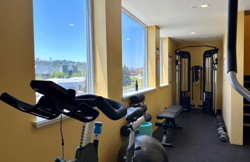 Bright Top Floor-Elevator-Walk Downtown-Laundry - Foto 29