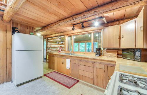 Authentic Log Cabin with Private Pond in Glidden - Foto 10