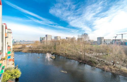 Lovely 3BD Flat, Parking, sleeps SIX close to O2 - Foto 49