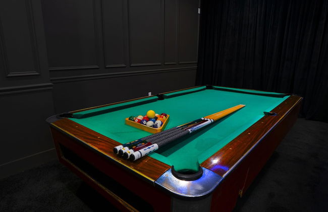 Luxurious Home with Theatre Room - Foto 41