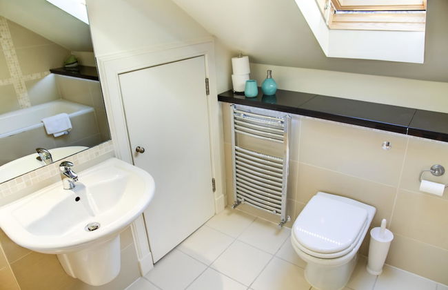 Clarendon Luxury Apartments - Photo 35