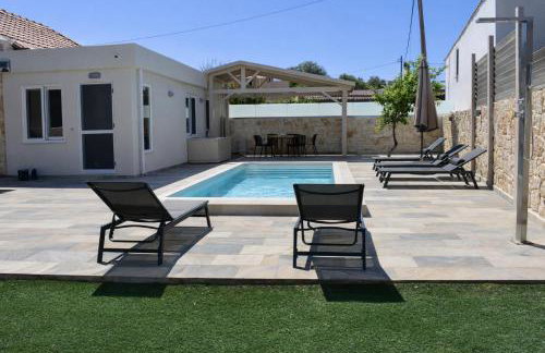 The Well, Stavros - Foto 3