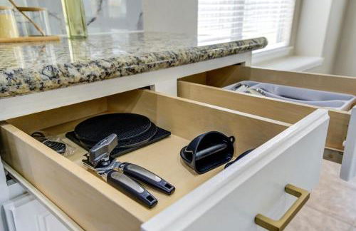 Elegant Retreat at Katy Houston, 2330 sf, 4 Bedroom 2 and Half Baths, Game Room, King Bed, BBQ, Located near Katy Asian Town, Typhoon Waterpark - Foto 54