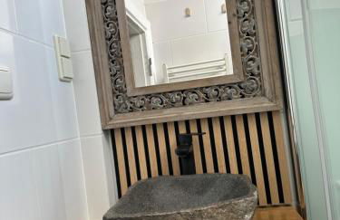 Schönes City-Apartment mit 2 Schlafzimmer, Parkplatz, ruhig und hell, D46-DG - Photo 28