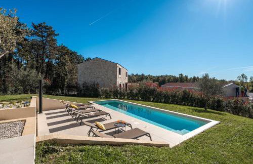 Mediterrane Steinvilla mit Privatpool, toller Aussicht, starkem WiFi, BBQ - Foto 1