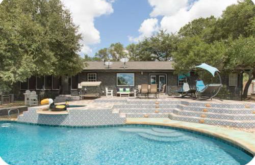 Four Bedroom Ranch Retreat with a Stunning Pool - Foto 1