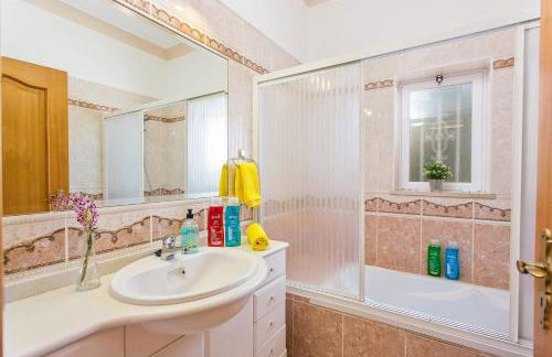 Villa Ocean View by Villa Plus - Photo 19