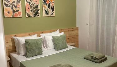 Abigails Pool House - Photo 4