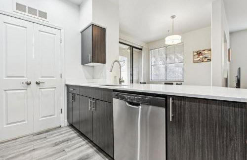 CozySuites Glendale by the stadium with pool 28 - Foto 12