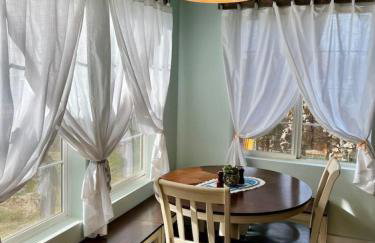 2 bed with Washer and Dryer, pets ok, 5 min to Farmers Market - Foto 13