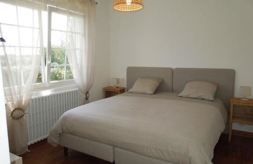 En Bretagne, villa de 2 à 8 pers , meublé de tourisme 3 étoiles nichée dans un écrin de verdure à 2500m de la plage - Foto 7