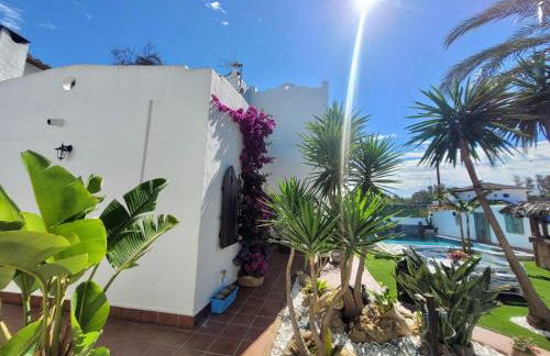 GATU PREMIUM Villa Lurberri piscina privada, 4 dormitorios, 2 baños, parking , jardines, " Preferente mayores de 25 años y familias " ín y barbacoa - Foto 32