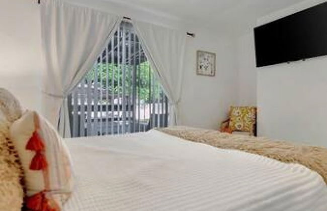 Family Fun Backyard Oasis Hot Tub Games BBQ - Foto 12