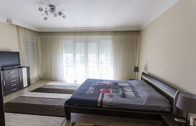 Paradise Town Villa Royal - Photo 3