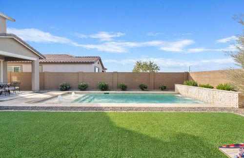 Luxe Queen Creek Home with Pool, Yard, Work Station - Photo 39