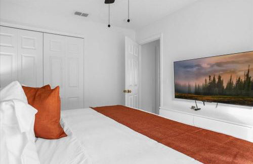 Amazing Star Wars Villa with Arcade & Theater, Private Pool, 3 King, Near Disney - Photo 38