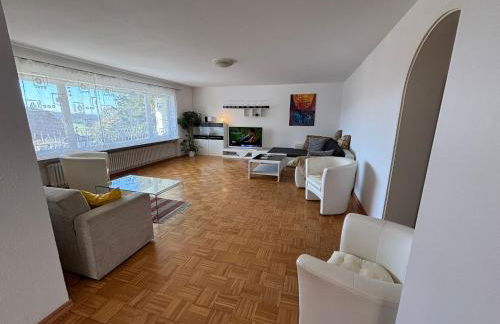 Für Handwerker und Gruppen- große Ferienwohnung mit Balkon und Terrasse - Foto 1