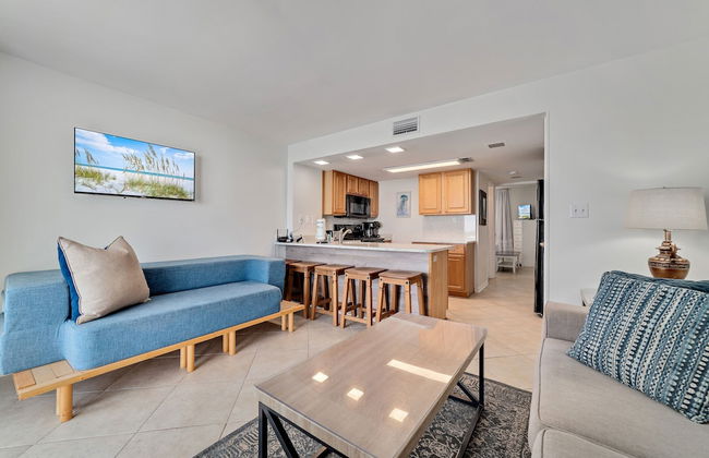 1br/1ba Sleeps 4 Near Beach w/ Breathtaking Ocean Views - Photo 15