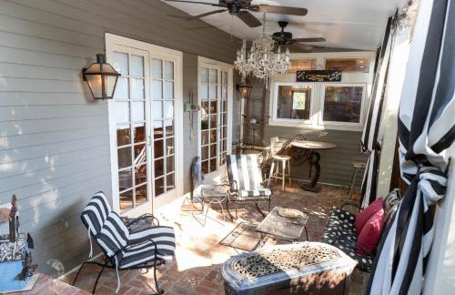 The Dollhouse - 3 Bed, 2 Bath, Walk to Downtown - Foto 34