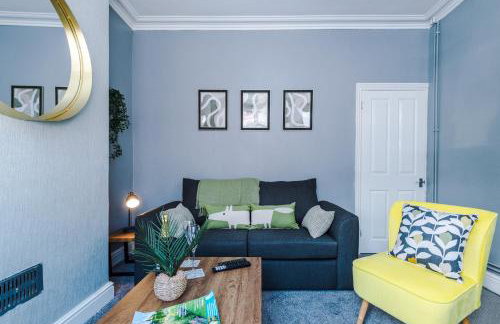 NEW! Spacious 3-Bed Home in Newcastle-under-Lyme by 53 Degrees Property, Ideal for Business, FREE Parking! - Foto 4