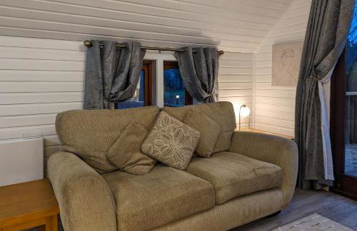 Boann 5 - Hot Tub-Hunting Tower Lodges-Luxury-Families-Romantic - Photo 12