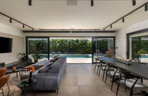 Villa Zorina heated pool 45 m2, Jacuzzi & sauna - Foto 3